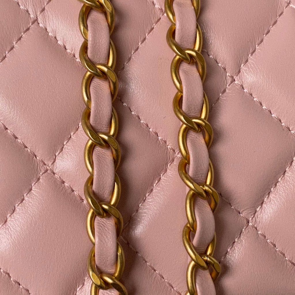 CC Kosmetikkoffer 17 cm, rosa Lammleder, goldfarbene Beschläge