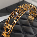 CC Kosmetikkoffer 17 cm, schwarzes Lammleder, goldfarbene Beschläge