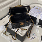 CC Kosmetikkoffer 17 cm, schwarzes Lammleder, goldfarbene Beschläge