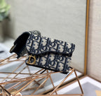 CD-Satteltasche 10,5 cm, blaue Obique-Stickerei