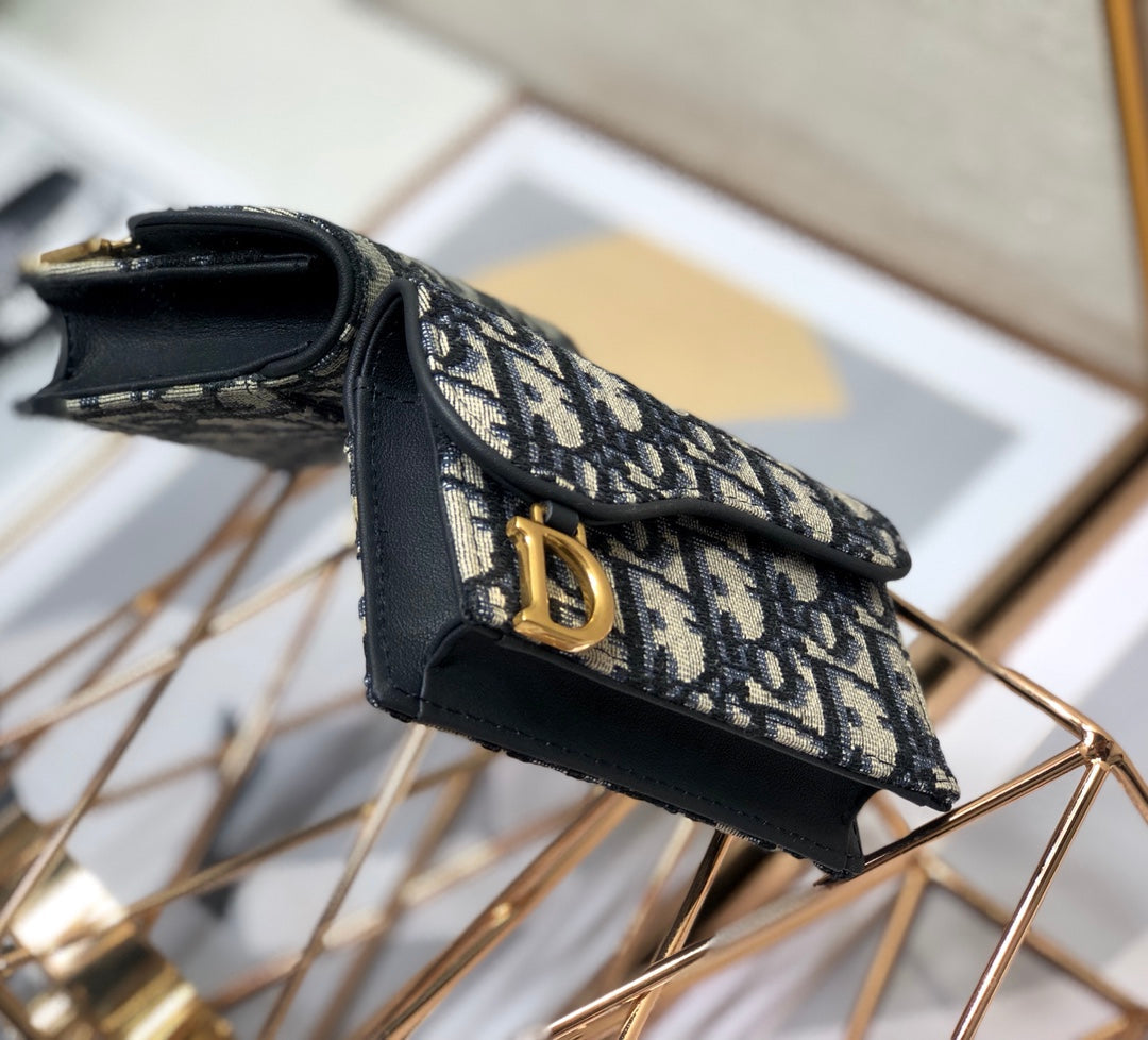 CD-Satteltasche 10,5 cm, blaue Obique-Stickerei