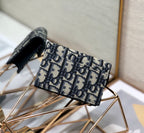 CD-Satteltasche 10,5 cm, blaue Obique-Stickerei